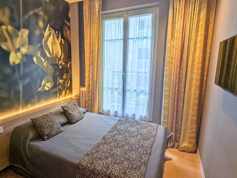 Lit-Double-Hotel-Jean-Bart-Quartier-Latin-Paris-6