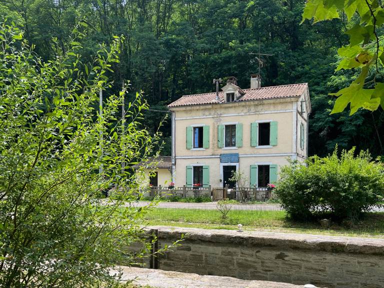 gîte en bord de canal