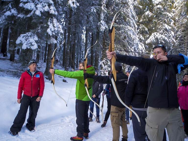 Séminaire outdoor à la montagne avec activité Tir à l'arc