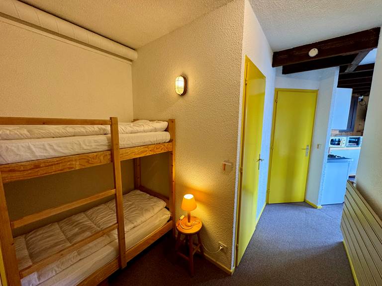 coin cabine