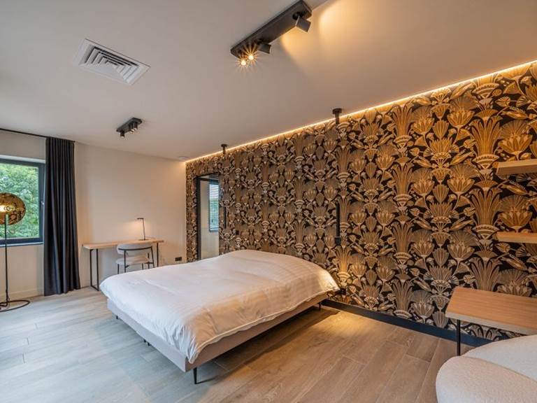 Room 1 (twin or double) - room for disabled persons