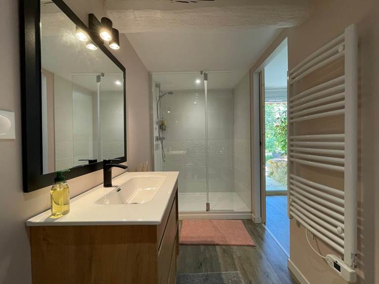 Domaine_de_Calabel©_Pouylebon_vacances_piscine_gers_B&B_chambred'hote_salledebain-gallery