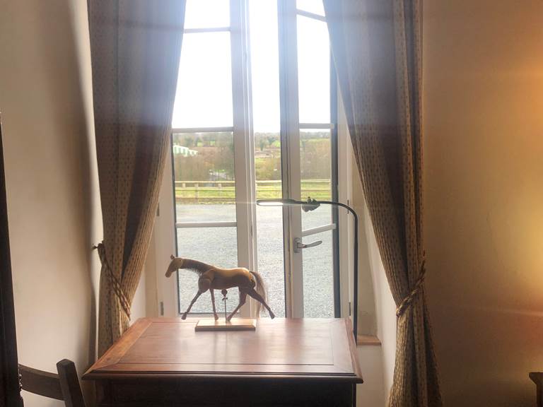 le bureau avec vue sur la vallée de Semilly