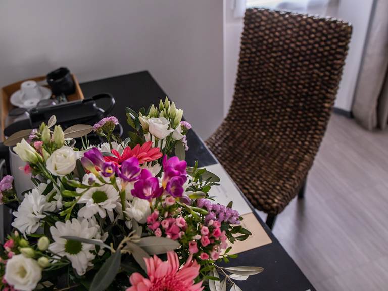 Chambre 2 Bureau et Fleurs