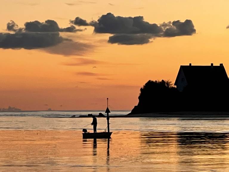 soleil d'Orient dans l'estuaire de la laita