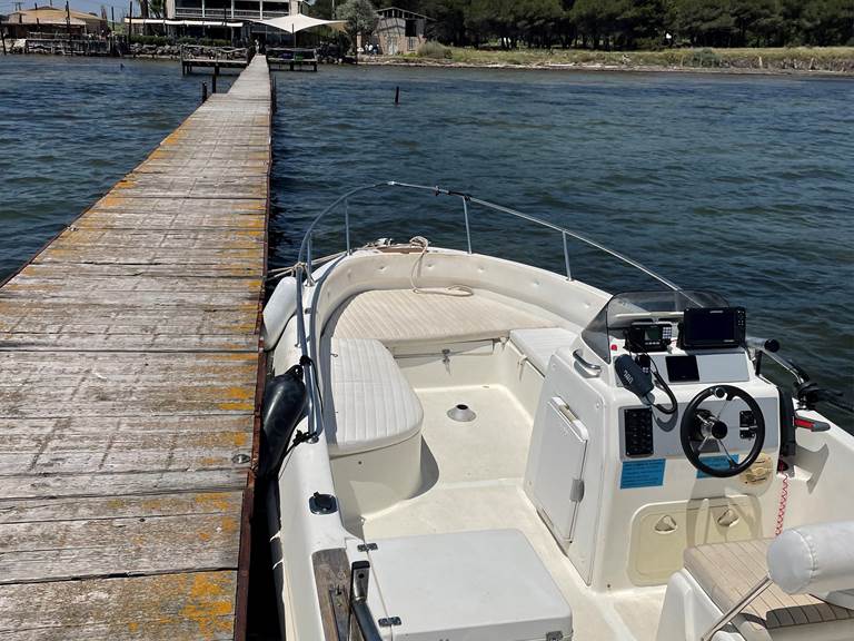 Au bout du monde, le ponton du St Barth