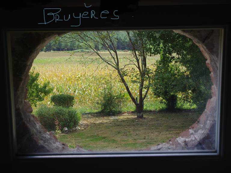 Vue sur les Pyrénées et la campagne de la 1ère chambre
