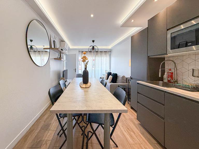 ID211_LATOURMAUBOURG CANNES RENTALS1