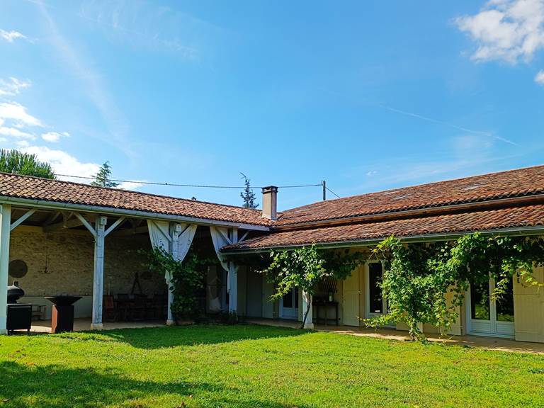 Gîtes, chambre d'hôtes et table d'hôtes gastronomique à Casteljaloux Lot et Garonne, piscine, jacuzzi et spa