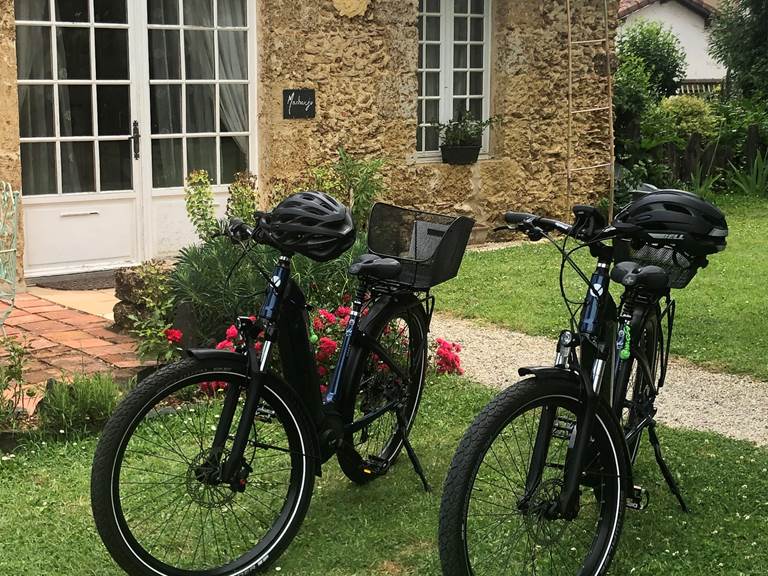 2 vélos électrique du Domaine
