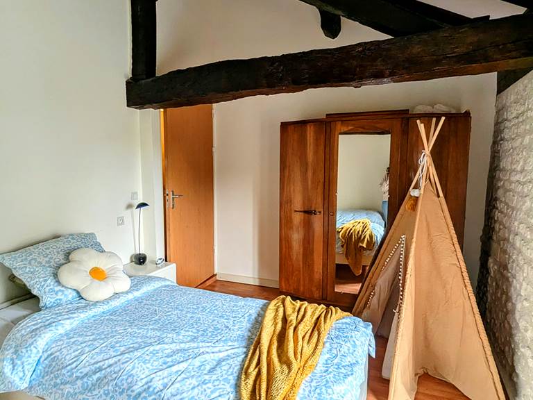 Kids bedroom with tent and armoire at Secret de Campagne, Jaulnay Gites de Famille.
