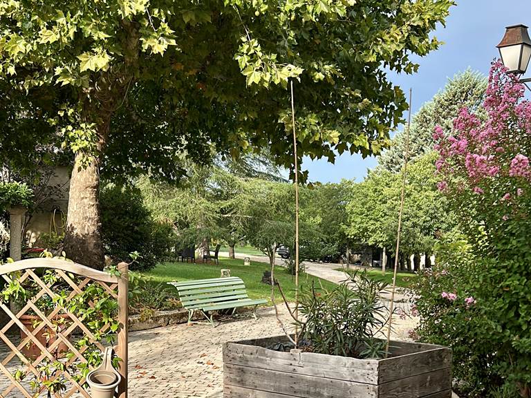 6DC5ADC5-1CAE-4B70-A341-C98E2E55B16B