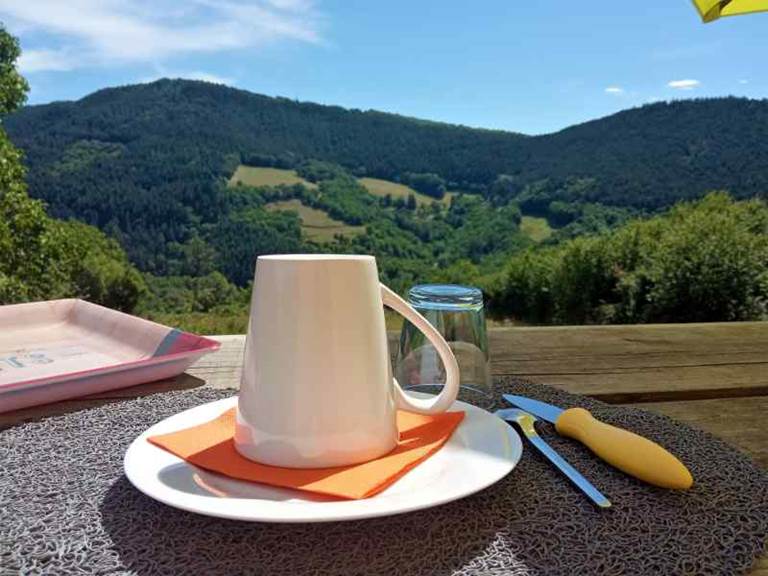 Petit déjeuner privatif en terrasse