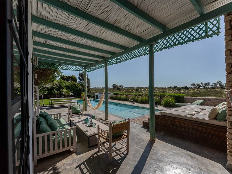 pergola abritée du vent