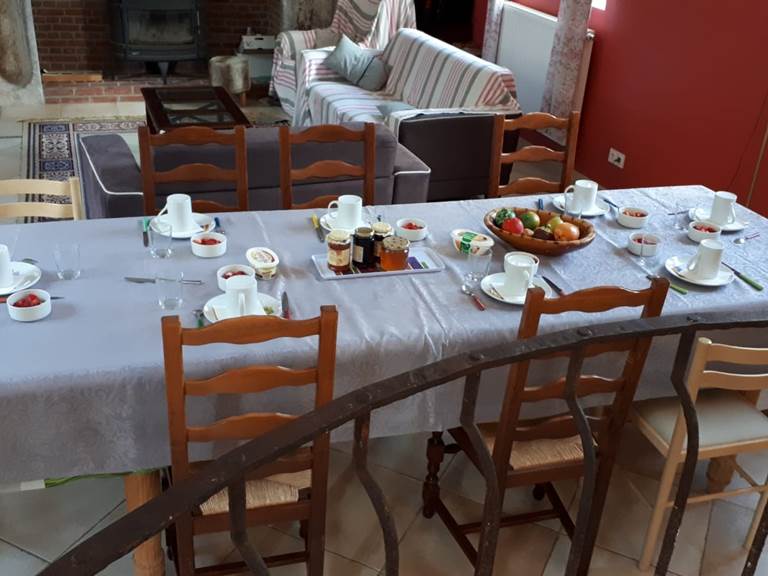 Petit-déjeuner copieux offert