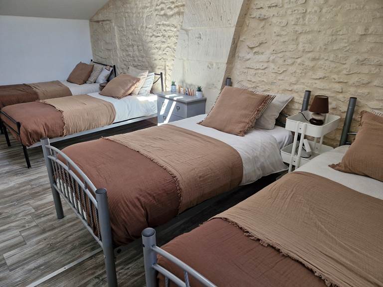 Chambre 4 lits simples