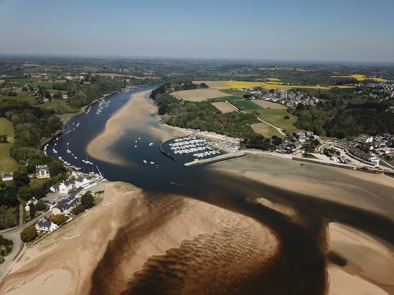 les logis de kerdrien,logements atypique entre mer et campagne, yourtes ,tonneaux ,gites et salle de réception, vue sur Groix