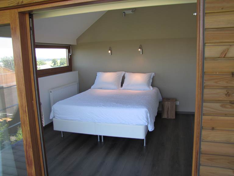Chambre 1 avec lit double et balcon (photo 1)