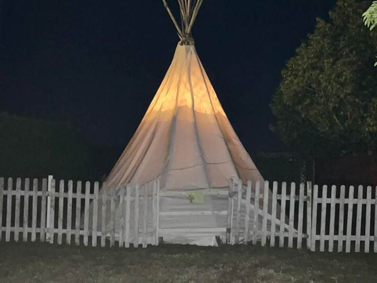 Logis-Les-Trois-Moulins-Ile-de-Ré-Tipi-nuit-insolite