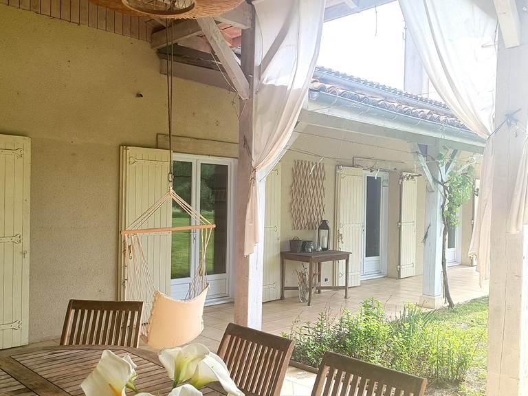 Gîtes, chambre d'hôtes et table d'hôtes gastronomique à Casteljaloux Lot et Garonne, piscine, jacuzzi et spa