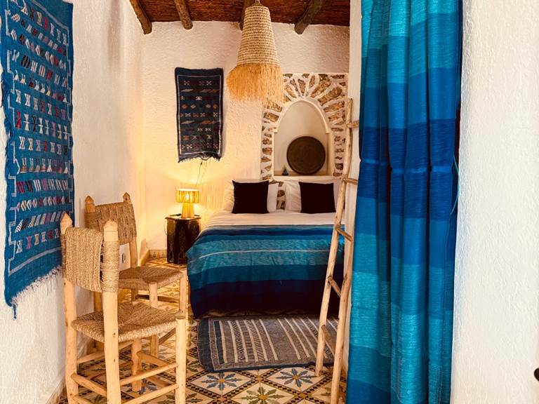 eucalyptus-hotel-chambre-berbere-tradition-yomala-couleur-bleue-gallery