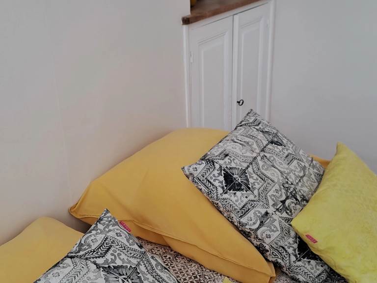 chambre jaune proche puy du fou 4