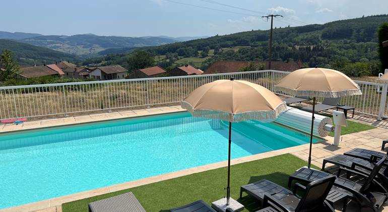 piscine avec vue vallée