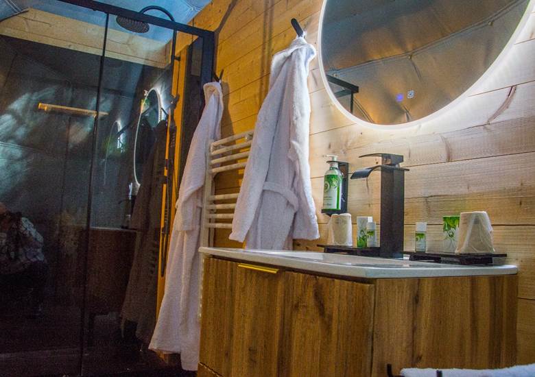 Salle de bain au niveau des Dome