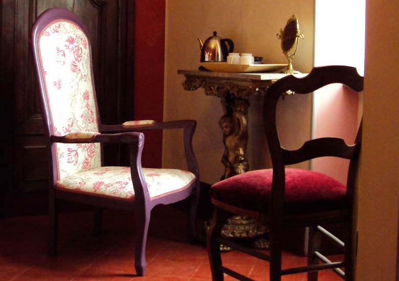 Chambre Artemisia Gentileschi - Coin salon près de la console