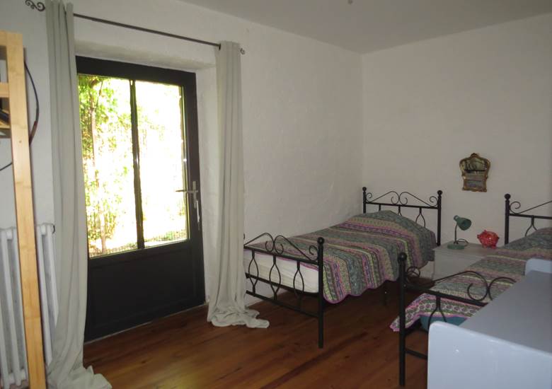 Chambre 4 avec 2 lits simples