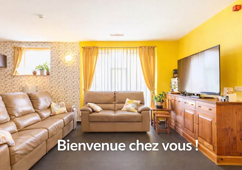 Soirée cool ? Jeux sur la tv à disposition.