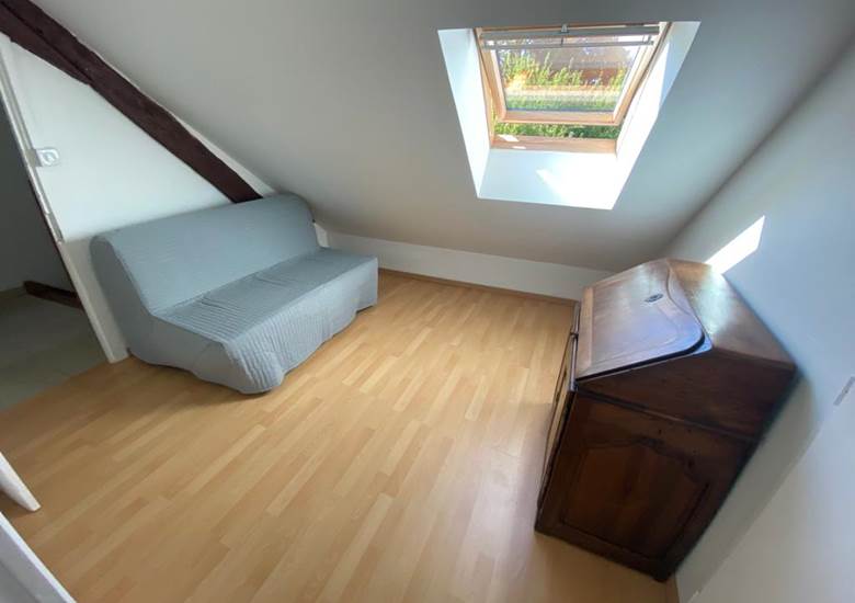 Chambre 3 : chambre traversante avec un BZ et un bureau