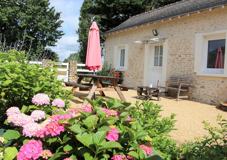 cours_gite_maisonnette_sarthe_hameau_des_deux_ailes