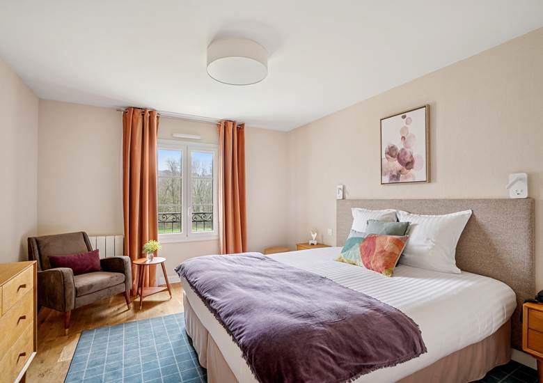 chambre-privilege-hotel-arradon-vue-jardin