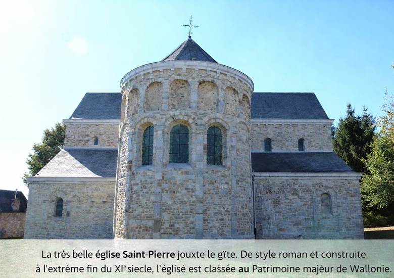 L'église classée jouxte le gîte
