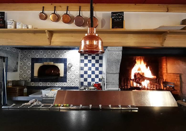 CUISINE FEU DE BOIS GRILLADE CHEMINEE