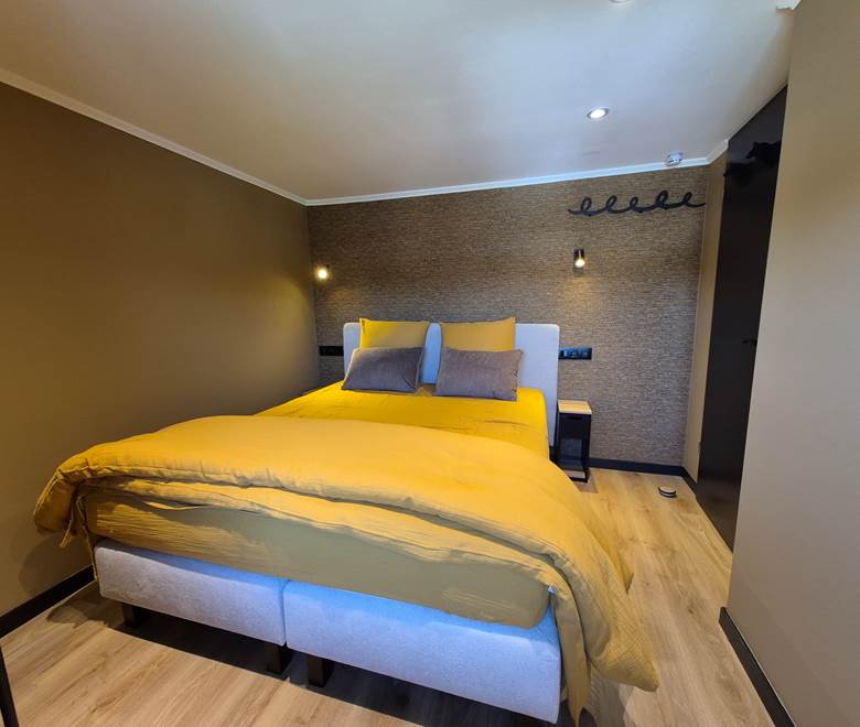 PETITE CHAMBRE HAUT