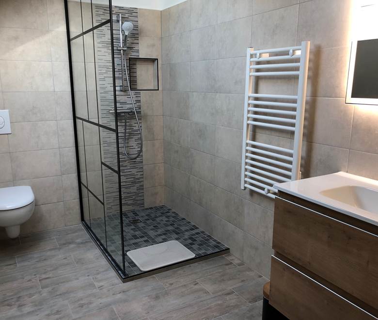 Le Faré des Bruyères – Gîte à Guéret (Creuse) Salle d'eau étage