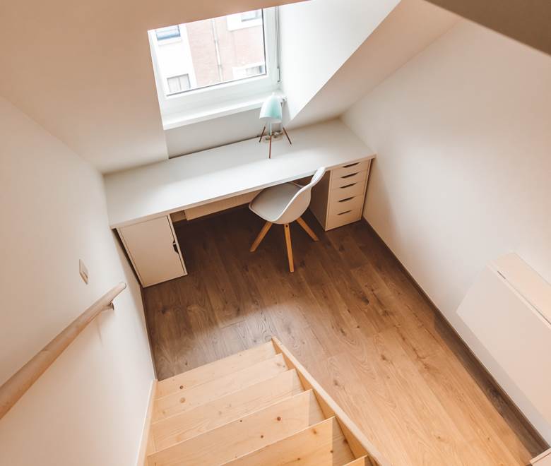 302 STUDIO AVEC CUISINE- BUREAU