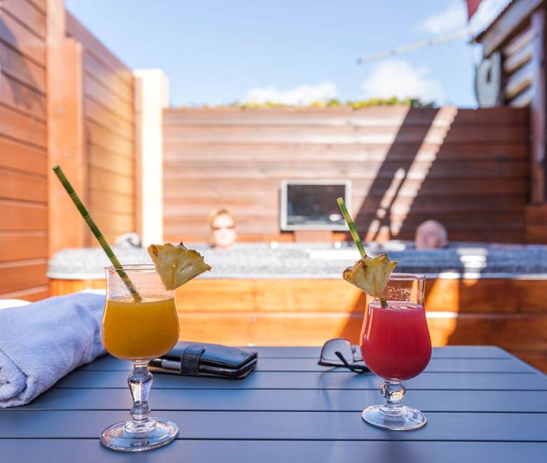 Bungalow Premium avec jacuzzi privé les Bungalows des Makes