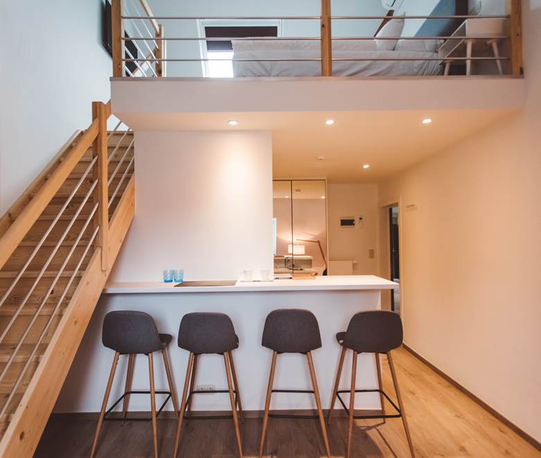 305 STUDIO DELUXE AVEC CUISINE -SALLE MANGER