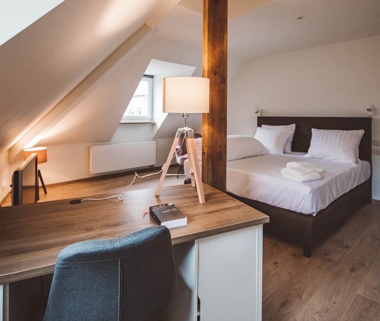 304 CHAMBRE DELUXE CHAMBRE