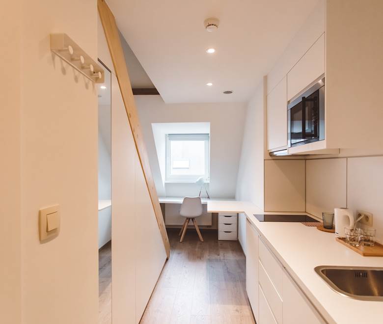 302 STUDIO AVEC CUISINE- CUISINE