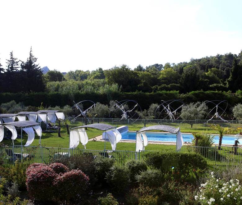 ilots de calme et d'intimité autour de la piscine