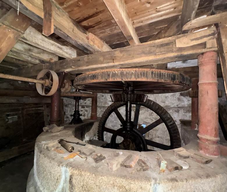 O Moulin du Fieux - Engrenages et poulies du moulin