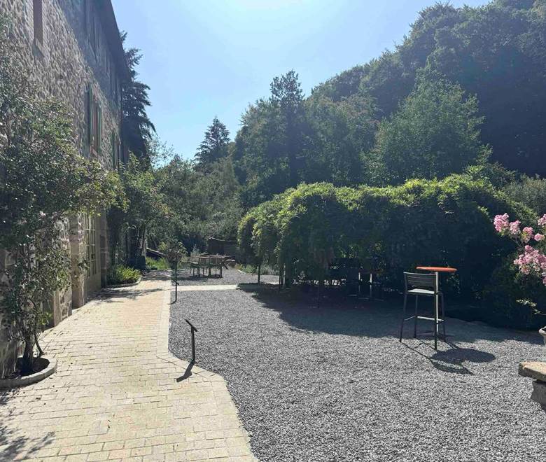 O Moulin du Fieux - Allée PMR sur la terrasse 