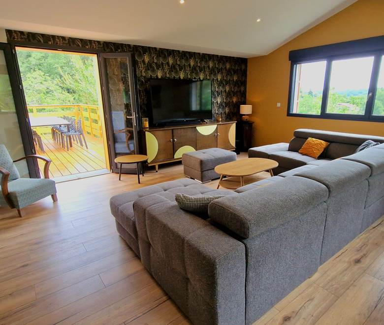 locationtouristiquerénovée/tranquilité/espacespacieux