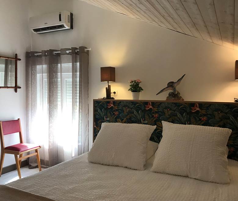 Le Mas Mellou : Chambre Les Dentelles