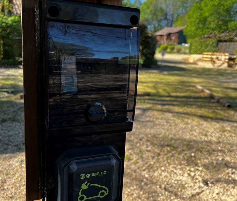parking avec prise pour votre voiture électrique
