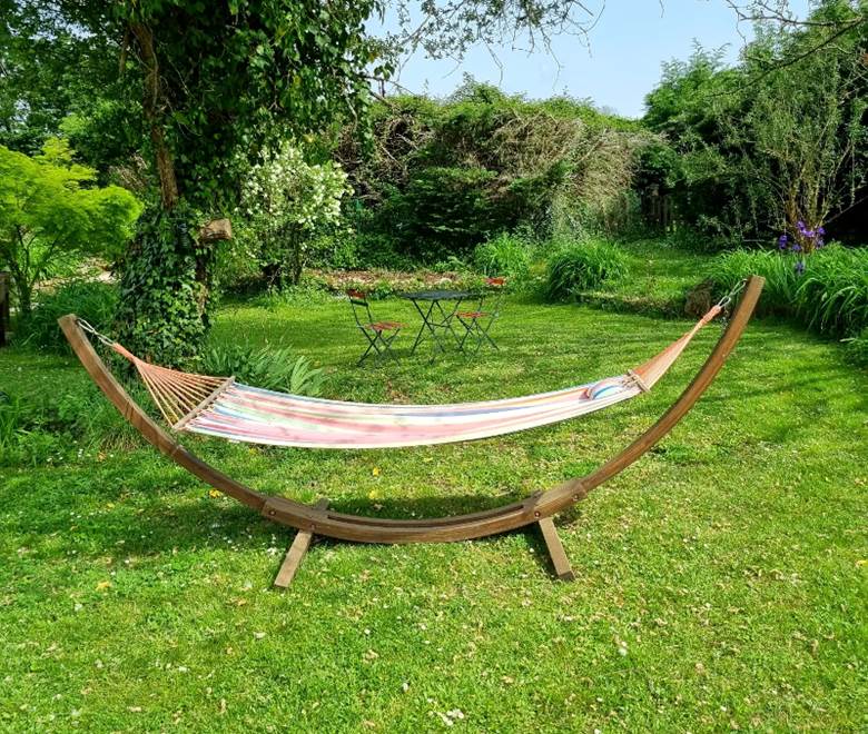 Hamacs dans le jardin 
